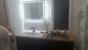 Photo de galerie - Remplacement meuble de salle de bain et ajout d'un miroir 
