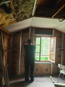 Photo de galerie - Raille et montant - dépose mur ancien , renovation entiere