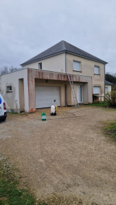 Photo de galerie - Début d'un nettoyage des façades à saint-hilaire