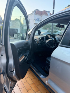 Photo de galerie - Ford nettoyage intérieur 