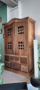 Photo de galerie - Remontage d'un meuble unique de fabrication artisanale, sans aucun plan, consolidation de celui-ci également.