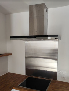 Photo de galerie - Pose d'une hotte à Annemasse 