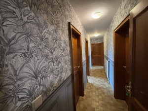 Photo de galerie - Pose tapisserie avec raccords 