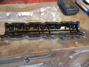 Photo de galerie - Remplacement du joint cache culbuteur + nettoyage 