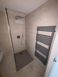 Photo de galerie - Création douche avec robinetterie encastrée 