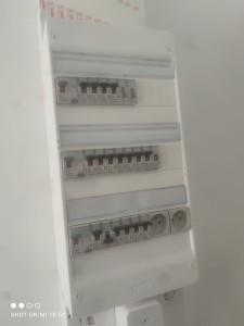 Photo de galerie - Pose de tableaux électrique selon les normes C15 100 