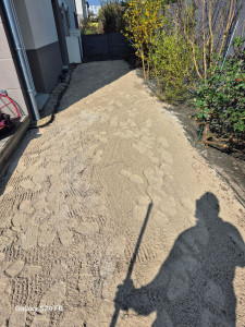 Photo de galerie - Après la préparation du sol pour gazon synthétique 