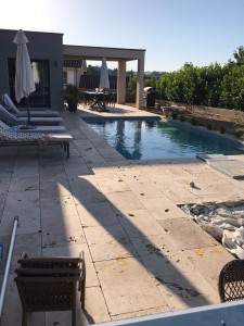 Photo de galerie - Pose de travertin sur toute la totalité de la terrasse