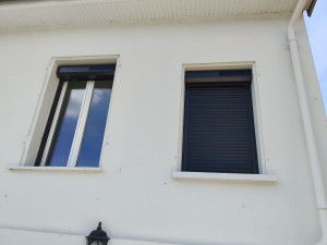 Photo de galerie - Pose de volets roulants solaires