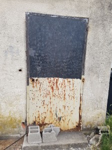 Photo de galerie - Bjr
decapage d une porte metallique à la disqueuse 