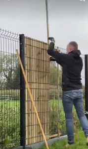 Photo de galerie - Création d'un brise-vue durable et esthetique Bois massif 