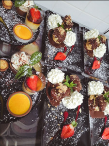 Photo de galerie - Café Gourmande et Pâte à Choux à la Glace et chocolate 