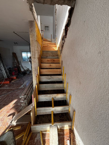Photo de galerie - Réalisation d’un escalier quart tournant en béton armé 