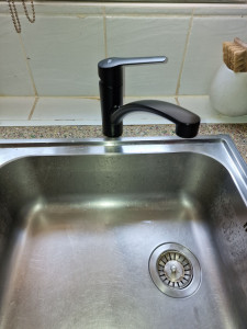 Photo de galerie - Changement d'un robinet pour évier 