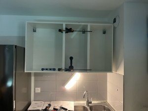 Photo de galerie - Montage de cuisine, avec matériel professionnel travail propre 