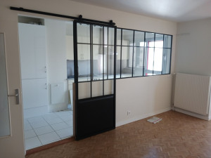 Photo de galerie - Remise en peinture et mise en place d'une verrière sur mesure....Lyon 6.