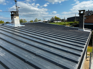 Photo de galerie - Pose de bac acier anti-condensation 