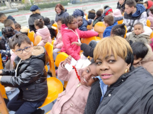 Photo de galerie - Visite sur dans bateau mouche pour montre les lieux culturels 