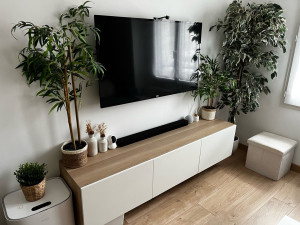 Photo de galerie - Meuble TV + TV suspendu sans rainure