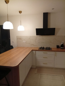 Photo de galerie - Pose cuisine crédence et hotte aspirante 