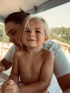 Photo de galerie - C’est une photo qui a était prise de moi et mon petit neveu 
