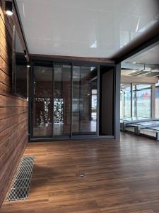 Photo de galerie - Pose de parquet et de baie vitrée coulissante