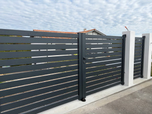 Photo de galerie - Pose portail avec portillon 