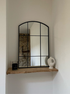 Photo de galerie - Création d’étagère avec une planche brute. DIY, peinture et autre 