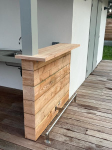 Photo de galerie - Fabrication d'un mini bar extérieur