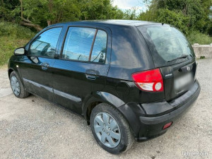 Photo de galerie - Recherche et réparation pour une Hyundai Getz. Problème de phare arrière. 