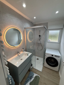 Photo de galerie - Réalisation d’une salle de bain complète, carrelage, faïence