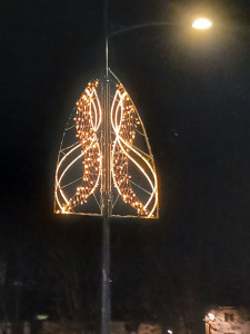 Photo de galerie - Remise en état des illuminations de Noël 