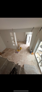 Photo de galerie - Pose d’un carrelage travertin multi format 