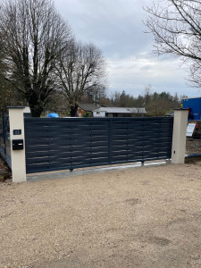 Photo de galerie - Pose portail avec motorisation 
