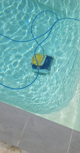 Photo de galerie - Je possède le matériel nécessaire à l entretien de la piscine.
