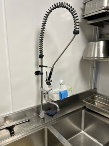 Photo de galerie - Changement de se robinet de cuisine professionnel 