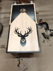 Photo de galerie - Jeux de Cornhall, motif laqué noir 