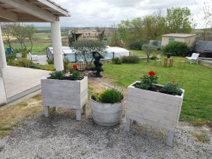 Photo de galerie - Réalisation de jardinières avec des palettes