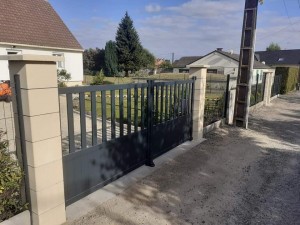 Photo de galerie - Pose  d un portail plus une clôture 