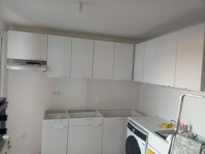 Photo de galerie - Montage des cuisines 
