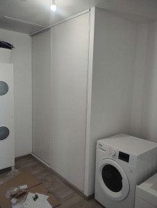 Photo de galerie - Création d'une petite cloison Placo Steel et pose de portes coulissantes