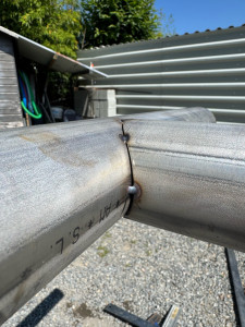 Photo de galerie - Fabrication de poteaux à linge inox 