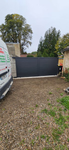 Photo de galerie - Montage et pose d'un portail coulissant 