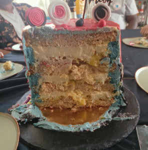 Photo de galerie - Layer cake Spiderman, passion mangue coco