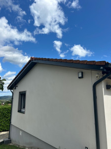 Photo de galerie - Habillages des bandeaux bois en alu laqué anthracite 