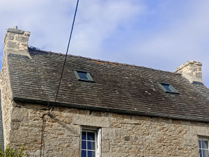 Photo de galerie - Réalisation des joints des carres de chemine 