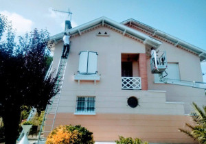 Photo de galerie - Peinture façade dessous de toit volet et boiserie