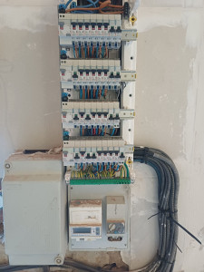 Photo de galerie - Travayx de rénovation et de mise en conformité ( câblage pas totalement fini )