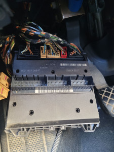 Photo de galerie - électricité auto et valise de diagnostic motage radio carplay Android 