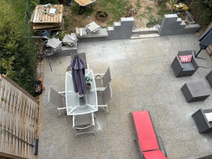 Photo de galerie - Terrasse en dalle gravillonner 
